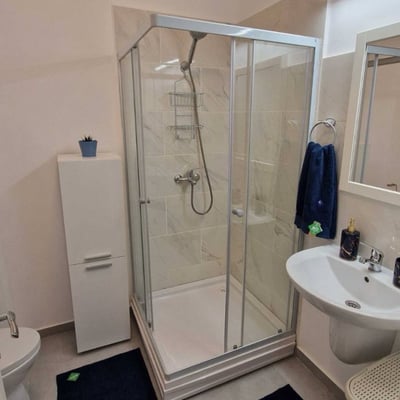 Location d’un appartement confortable d’une pièce, Chiajna, Bucarest, Roumanie